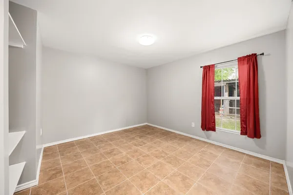 $330,000 | 664 County Road 3404, Cleveland, TX 77327