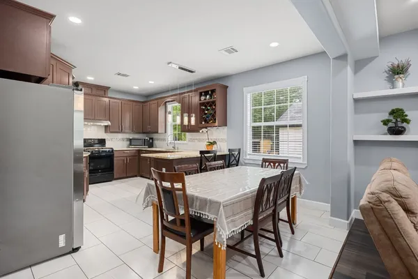 $330,000 | 664 County Road 3404, Cleveland, TX 77327