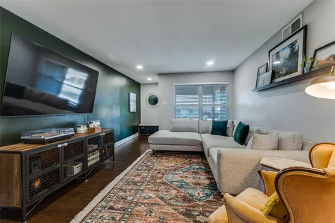 $420,000 | 11147 Paddock Circle, Dallas, TX 75238