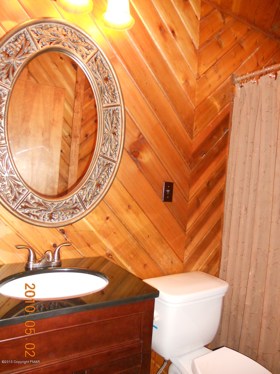 1284 Winchester Way Bushkill, PA 18324 - Photo 17 of 17 MAIN BATHROOM