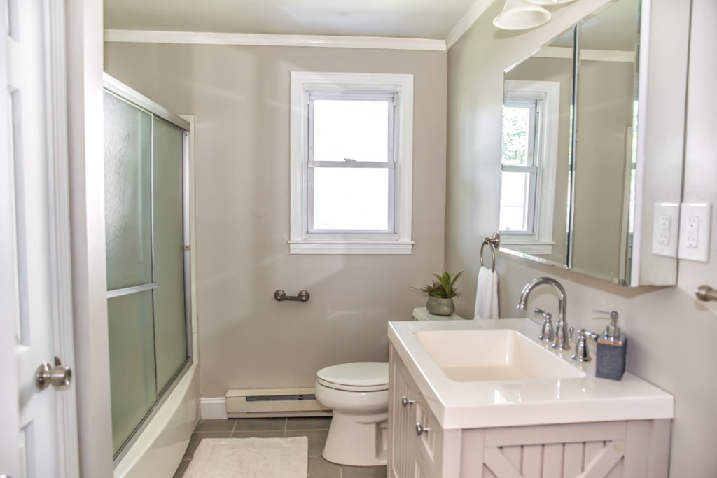 92 Lorimer Street Springfield, MA 01151 - Photo 14 of 27 Gallery Image 14