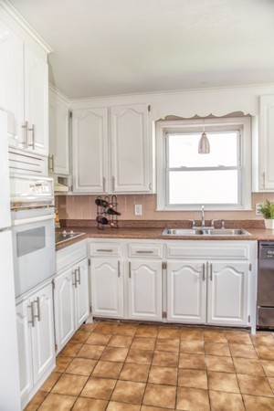 92 Lorimer Street Springfield, MA 01151 - Photo 6 of 27 Gallery Image 6