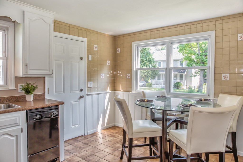 92 Lorimer Street Springfield, MA 01151 - Photo 8 of 27 Gallery Image 8