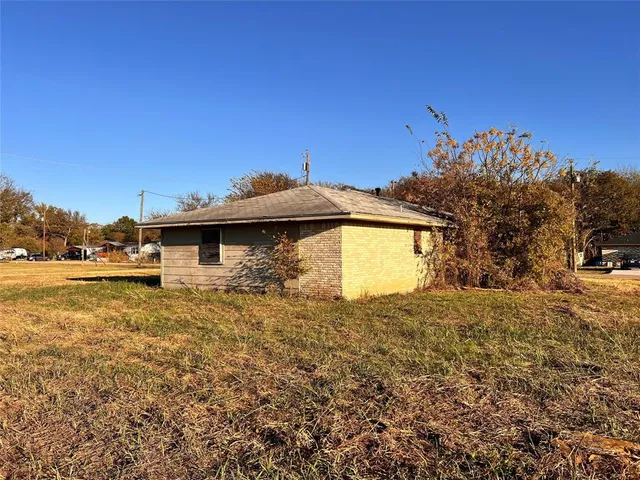 $59,900 | 209 South Walton, Blooming Grove, TX 76626