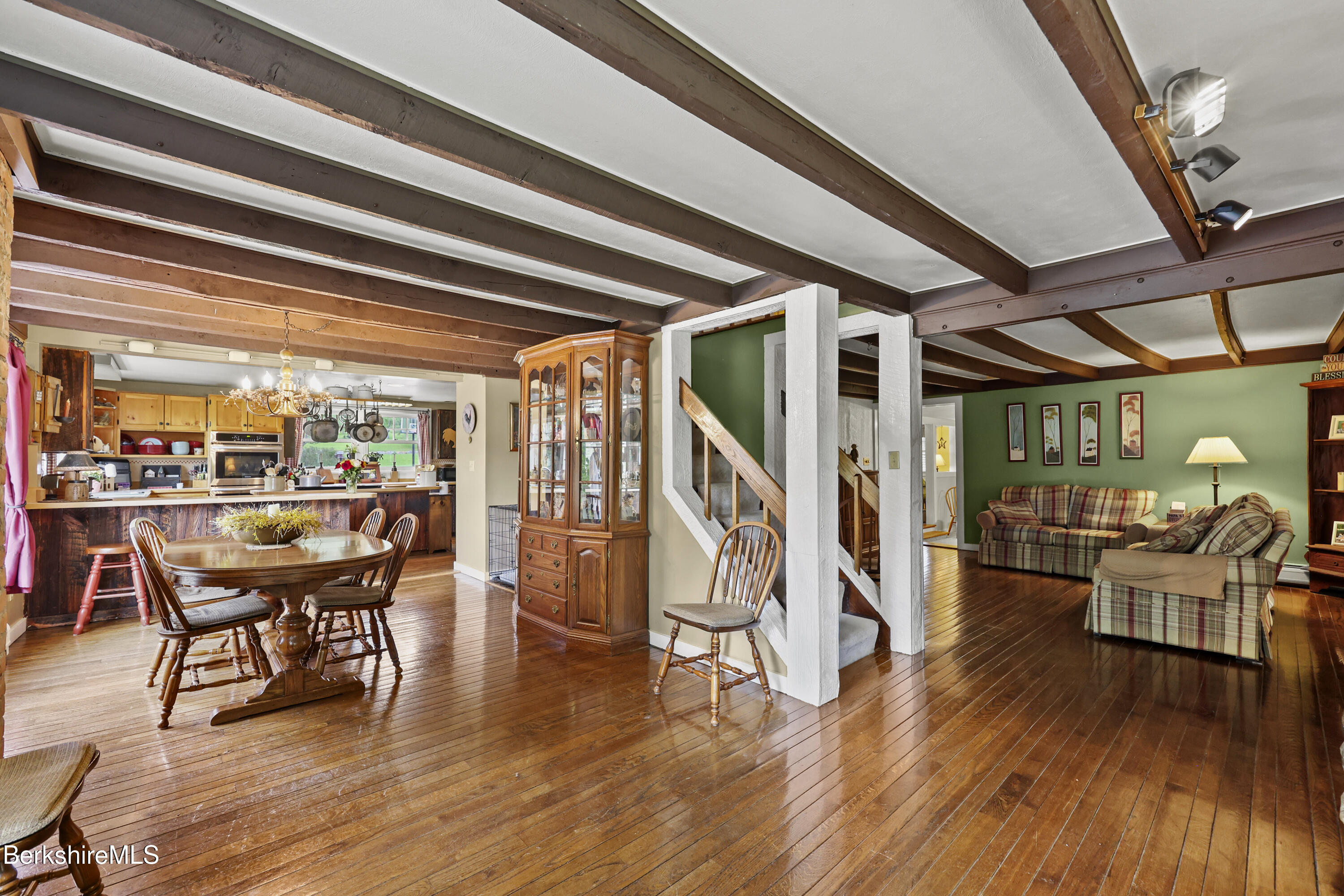 924 Henderson Road Williamstown, MA 01267 - Photo 14 of 51 Dining area