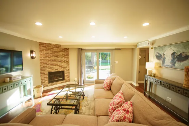 $597,500 | 1353 East Palatine Road, Palatine, IL 60074