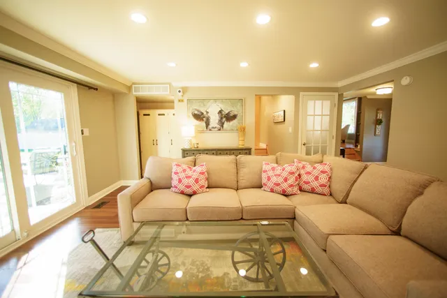 $597,500 | 1353 East Palatine Road, Palatine, IL 60074