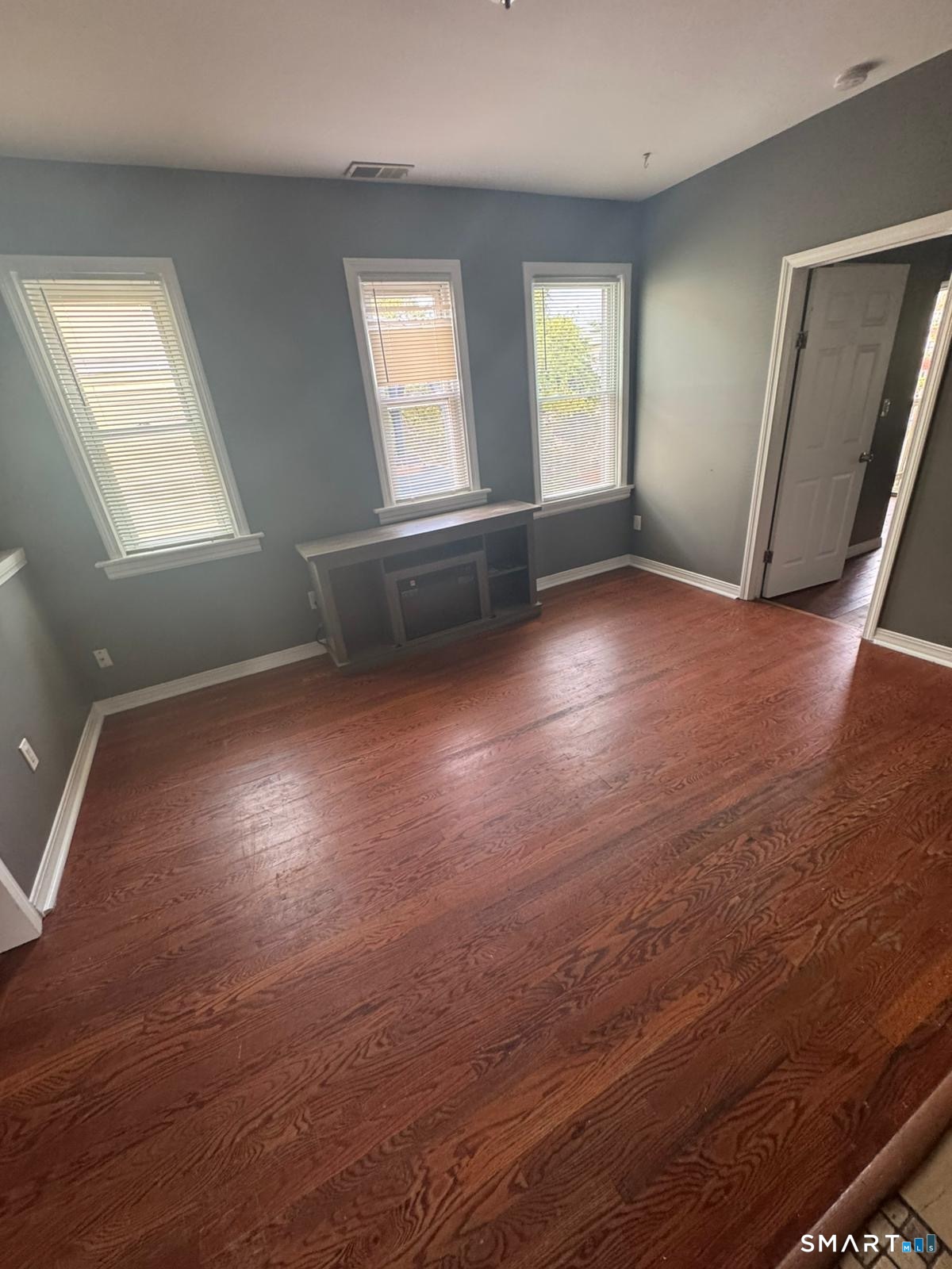 182 Hewitt Street Bridgeport, CT 06607 - Photo 2 of 10