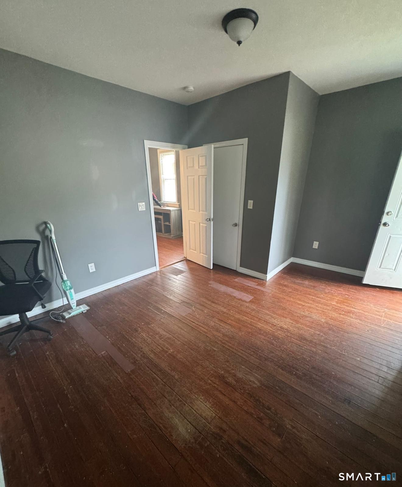 182 Hewitt Street Bridgeport, CT 06607 - Photo 5 of 10