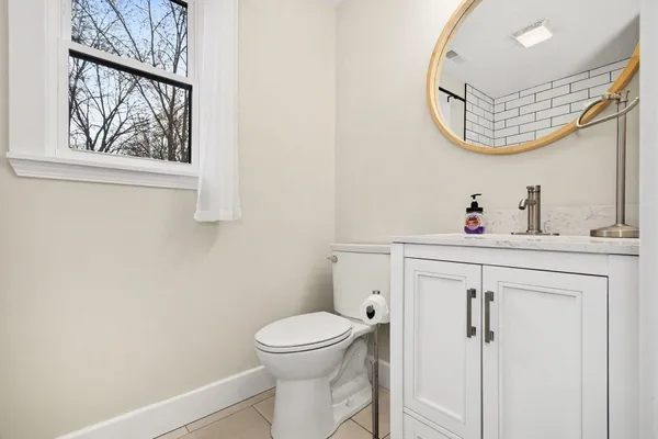 a view of empty room with window