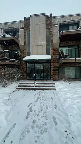 $1,795 | 1453 North Winslowe Drive, Unit 303, Palatine, IL 60074