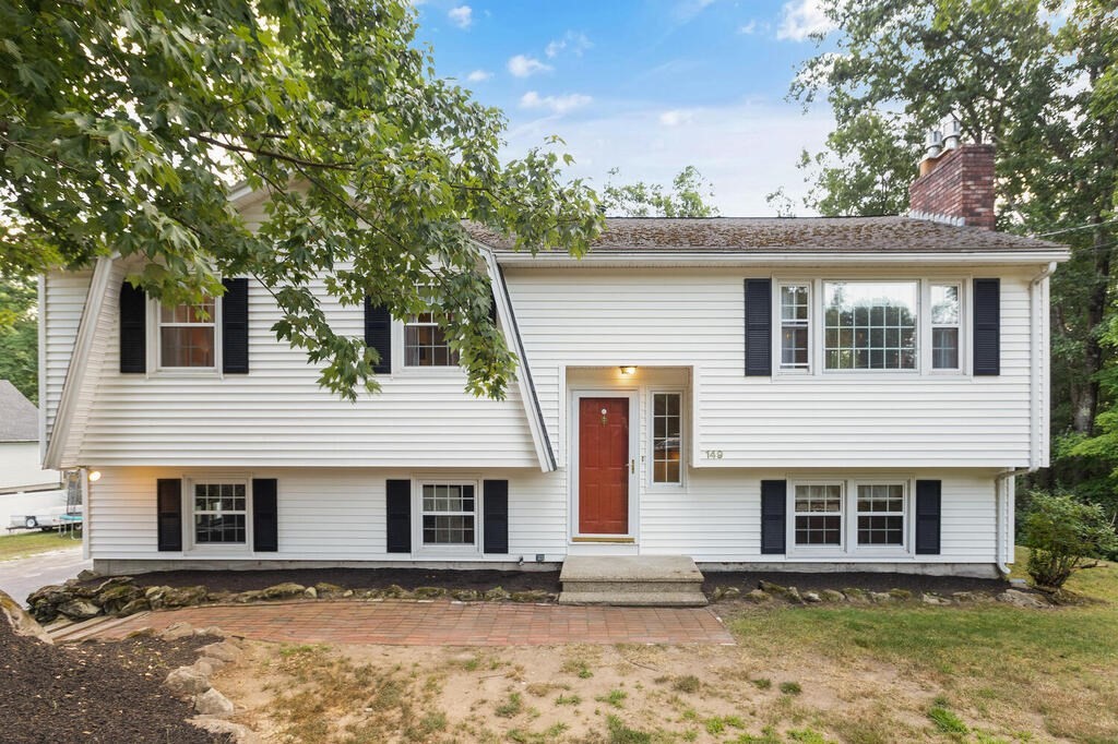 149 Cranberry Road Dracut, MA 01826 - Photo 1 of 35 Gallery Image 1