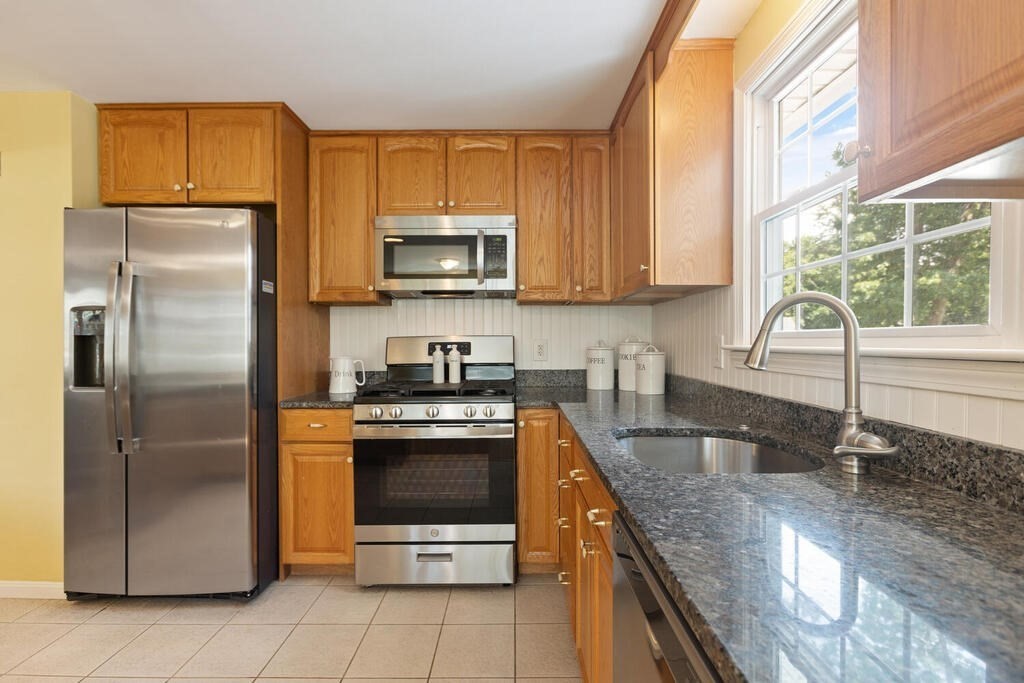 149 Cranberry Road Dracut, MA 01826 - Photo 16 of 35 Gallery Image 16