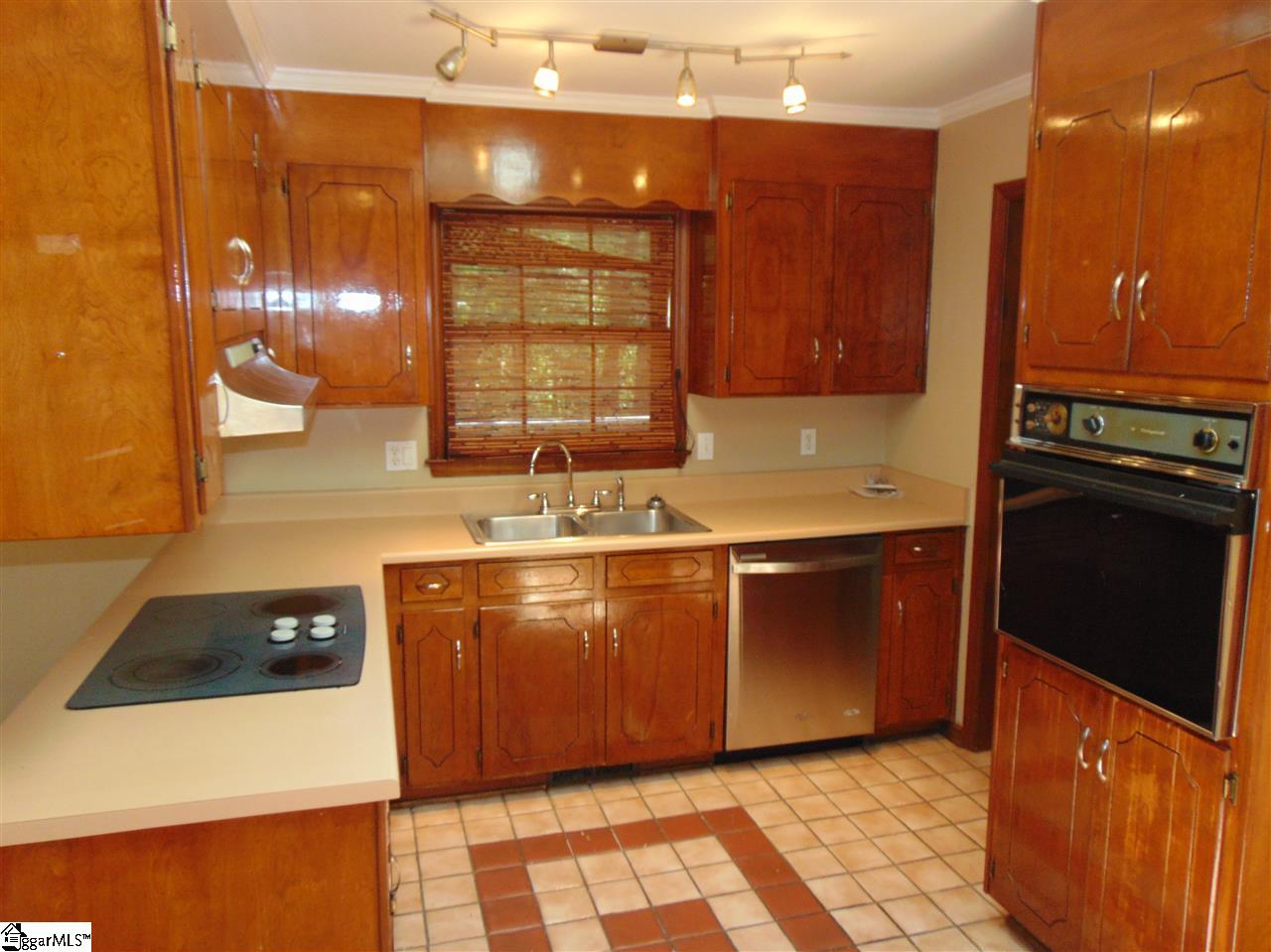 106 Bransfield Road Greenville, SC 29615 - Photo 8 of 34 Gallery Image 8