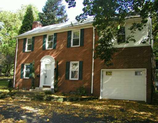 9 Winding Road Leetsdale, PA 15056 - Photo 1 of 8 Exterior Front.