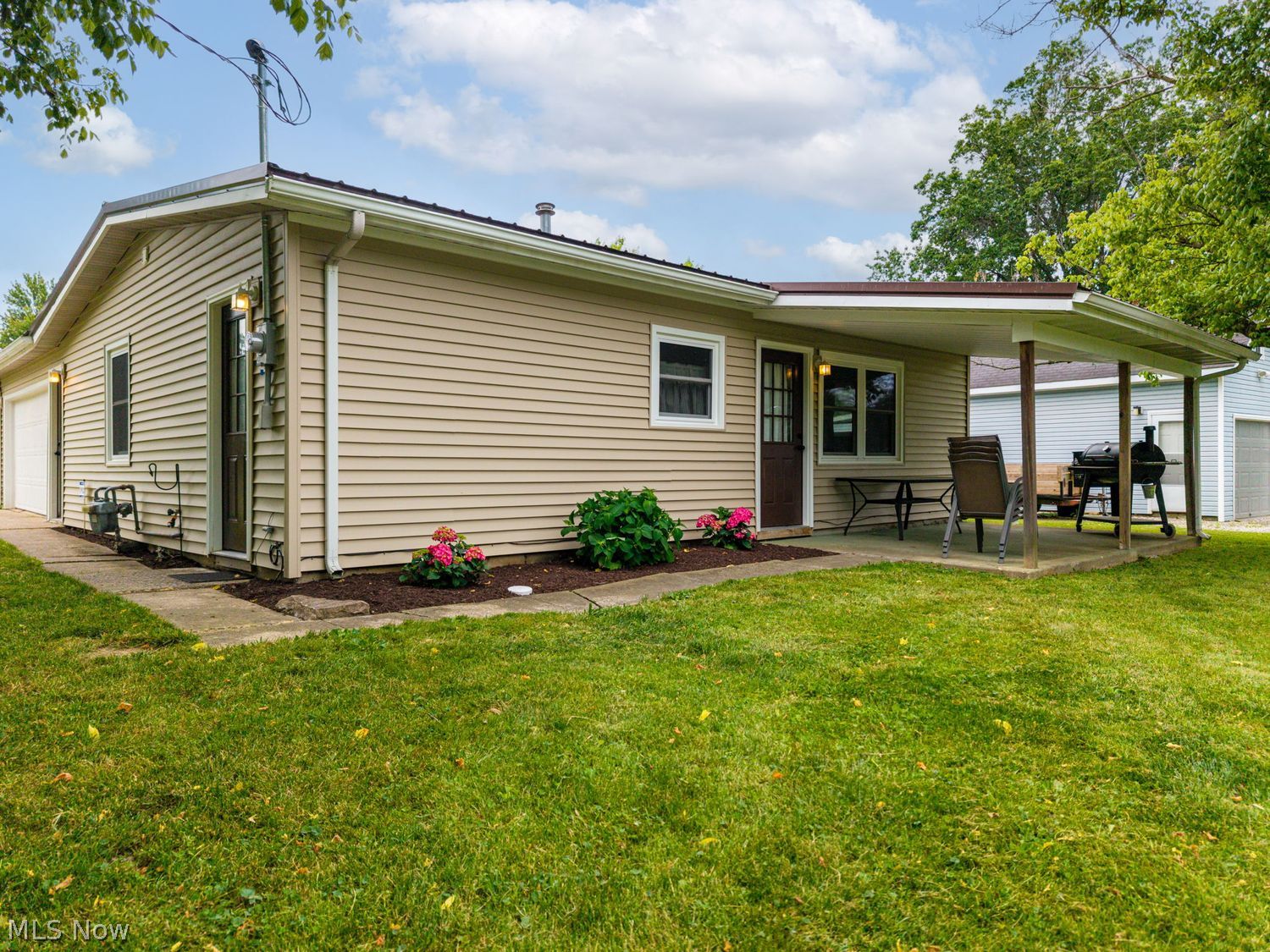 35325 W Road Grafton, OH 44044 - Photo 5 of 20