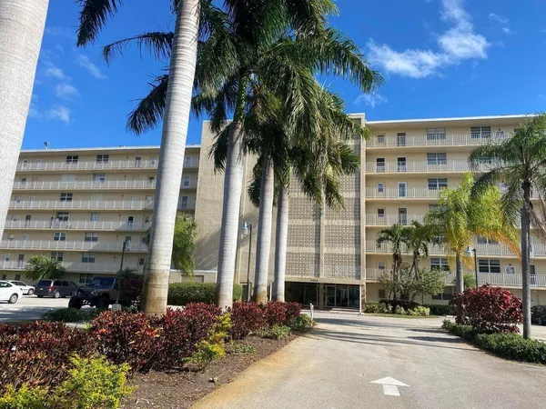 $199,900 | 5700 Northwest 2nd Avenue, Unit 401, Boca Raton, FL 33487