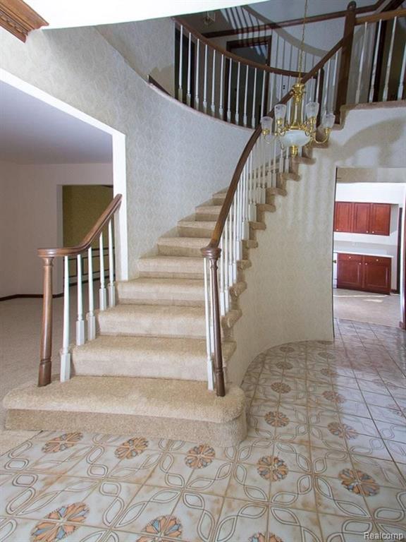 640 Rolling Green Circle North Rochester Hills, MI 48309 - Photo 5 of 26