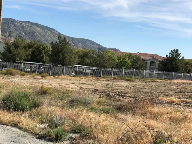 a swimming pool with mountain view