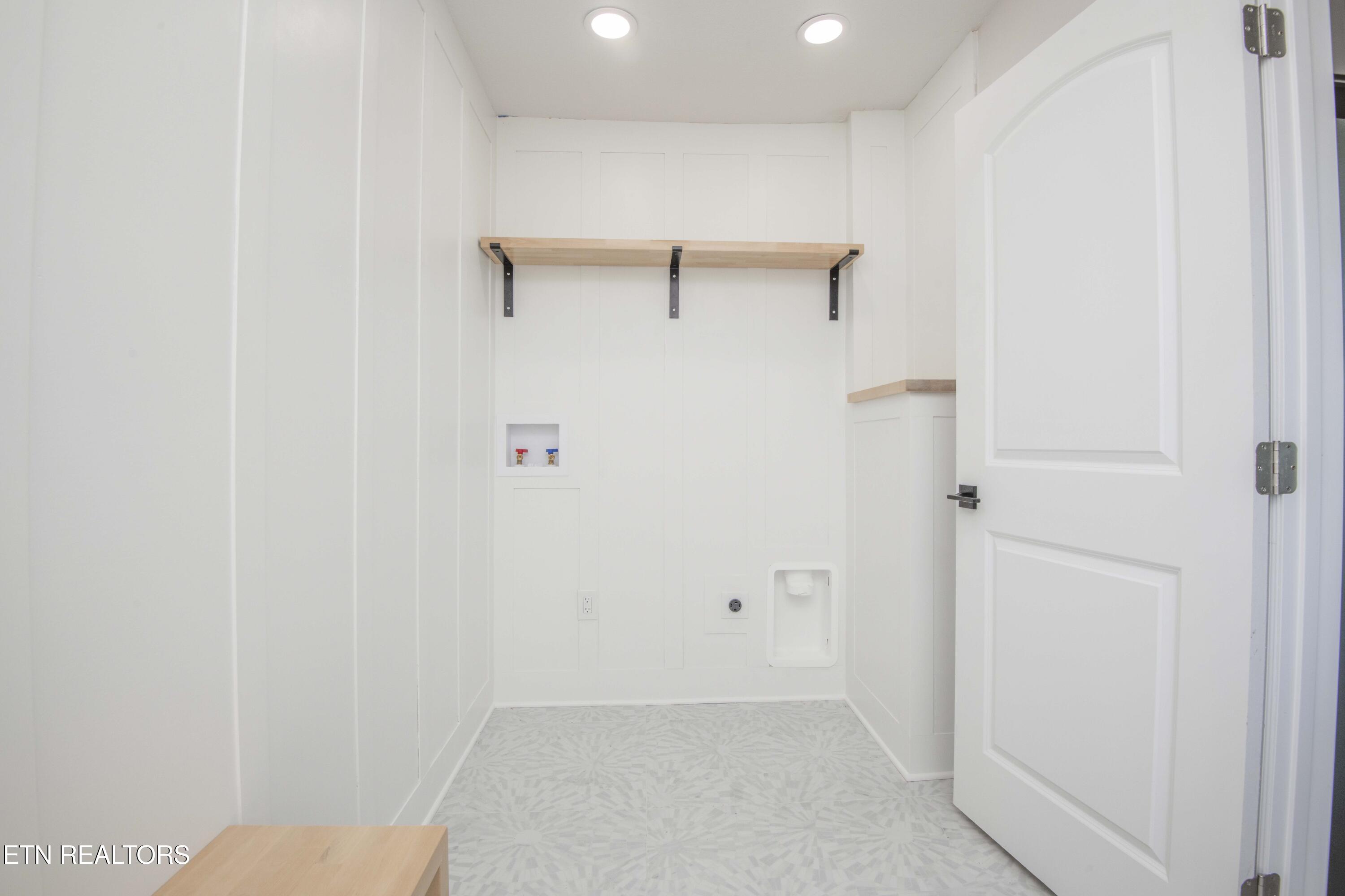 304 Firestone Road Oak Ridge, TN 37830 - Photo 34 of 50 laundry