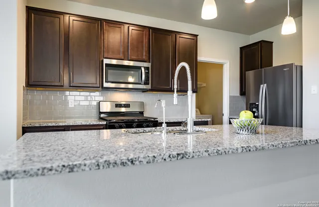 $2,695 | 1609 Ranch House, New Braunfels, TX 78132