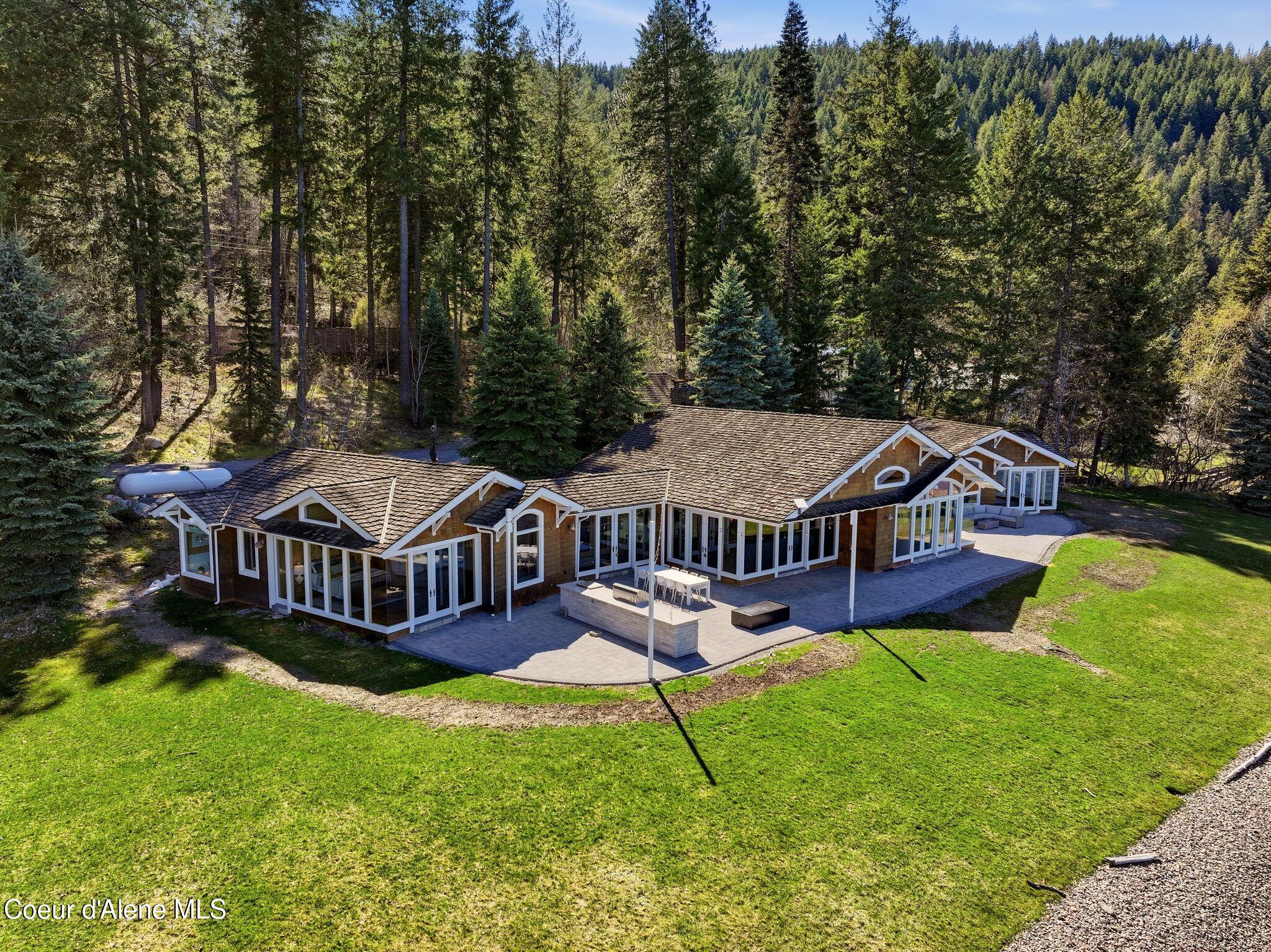 5015 Bottle Bay Road Sagle, ID 83860 - Photo 108 of 116 110_Inside-Media-Bottle Bay-106