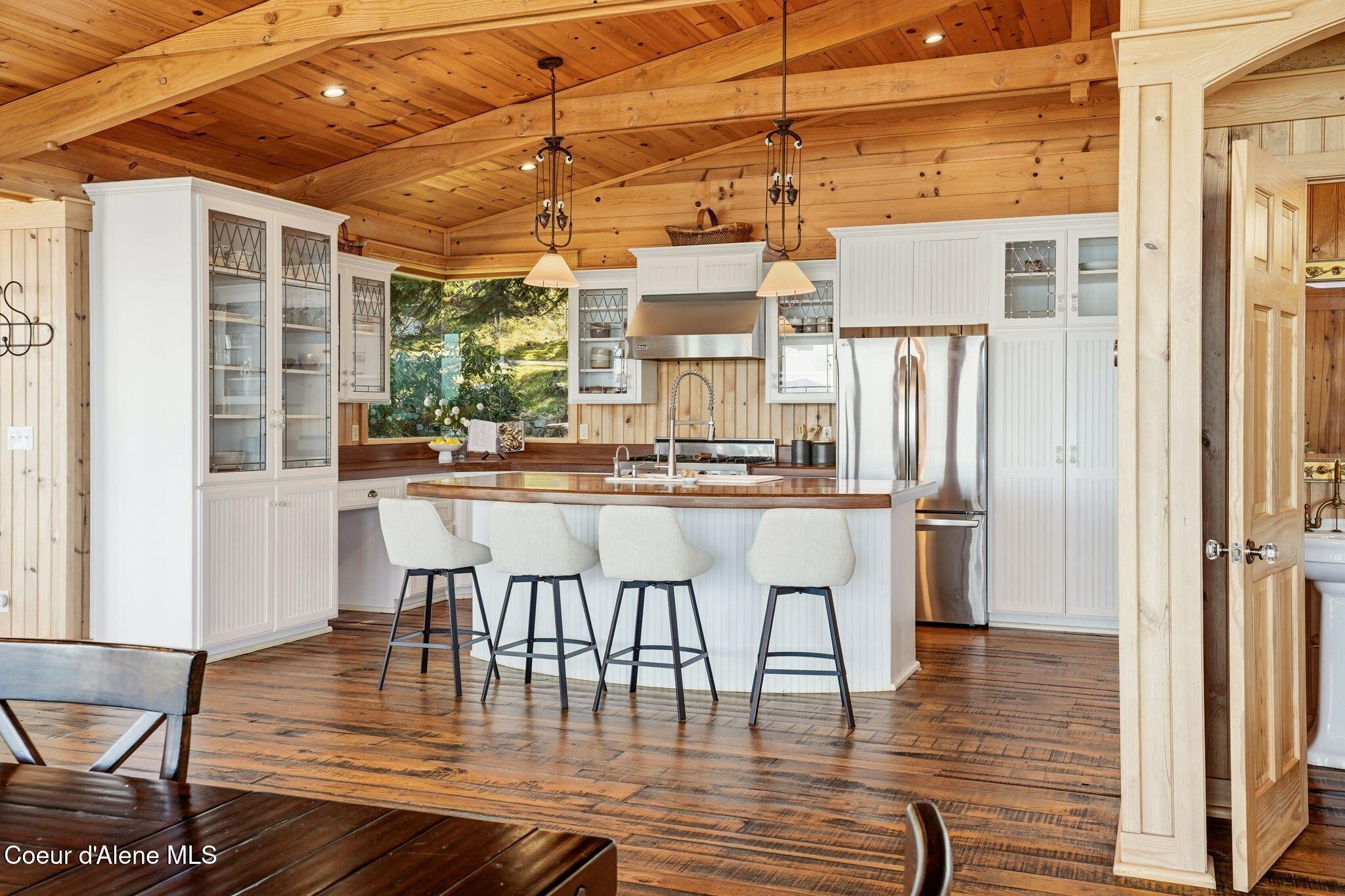 5015 Bottle Bay Road Sagle, ID 83860 - Photo 23 of 116 19_Inside-Media-Bottle Bay-17