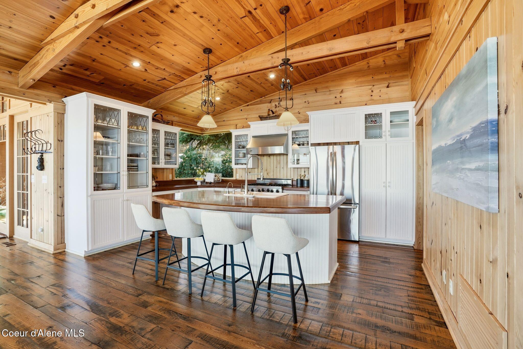 5015 Bottle Bay Road Sagle, ID 83860 - Photo 24 of 116 20_Inside-Media-Bottle Bay-18