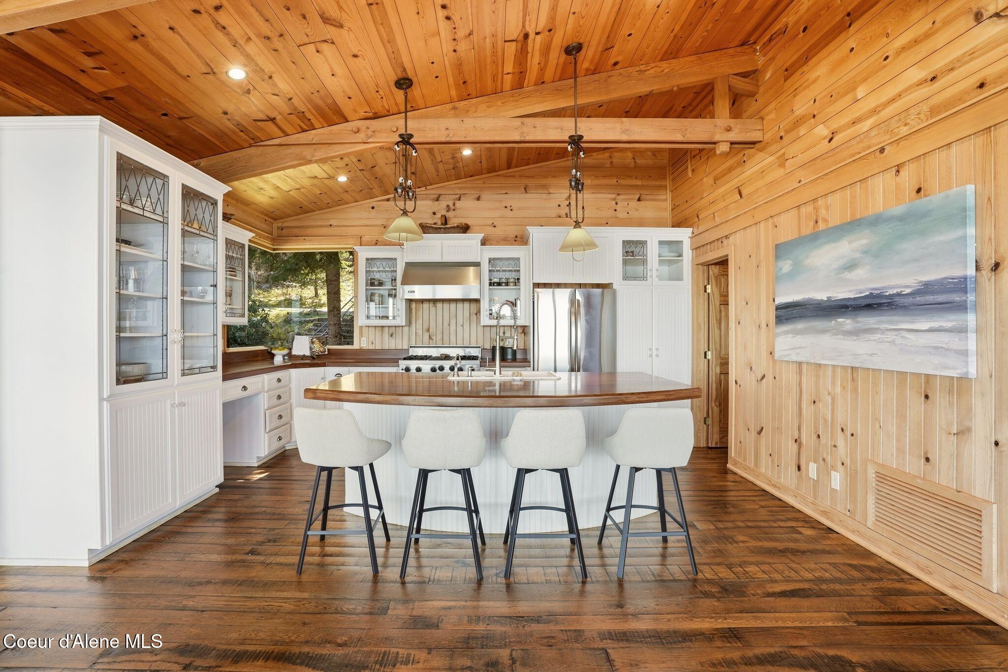 5015 Bottle Bay Road Sagle, ID 83860 - Photo 25 of 116 21_Inside-Media-Bottle Bay-19