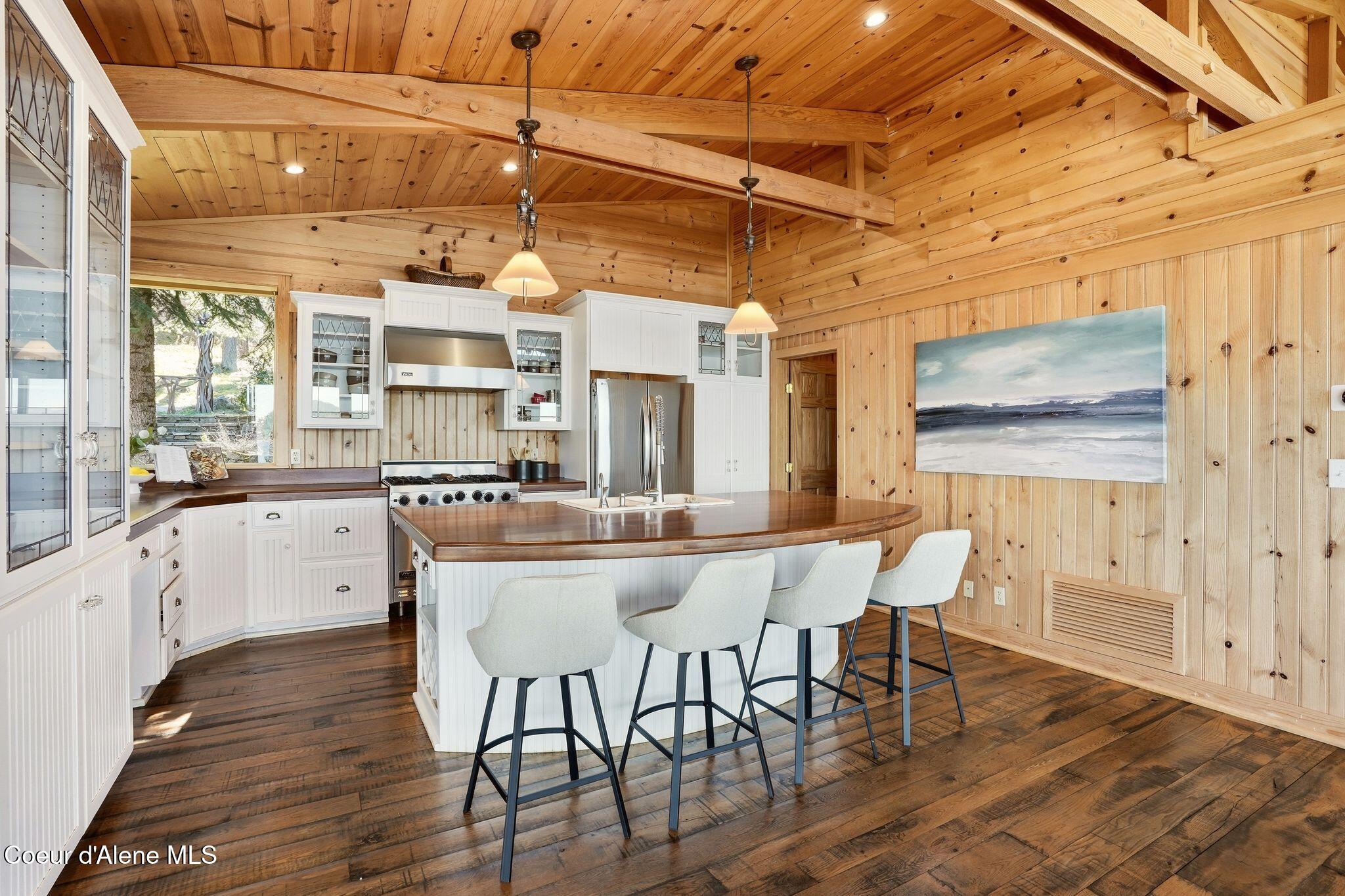 5015 Bottle Bay Road Sagle, ID 83860 - Photo 26 of 116 22_Inside-Media-Bottle Bay-20