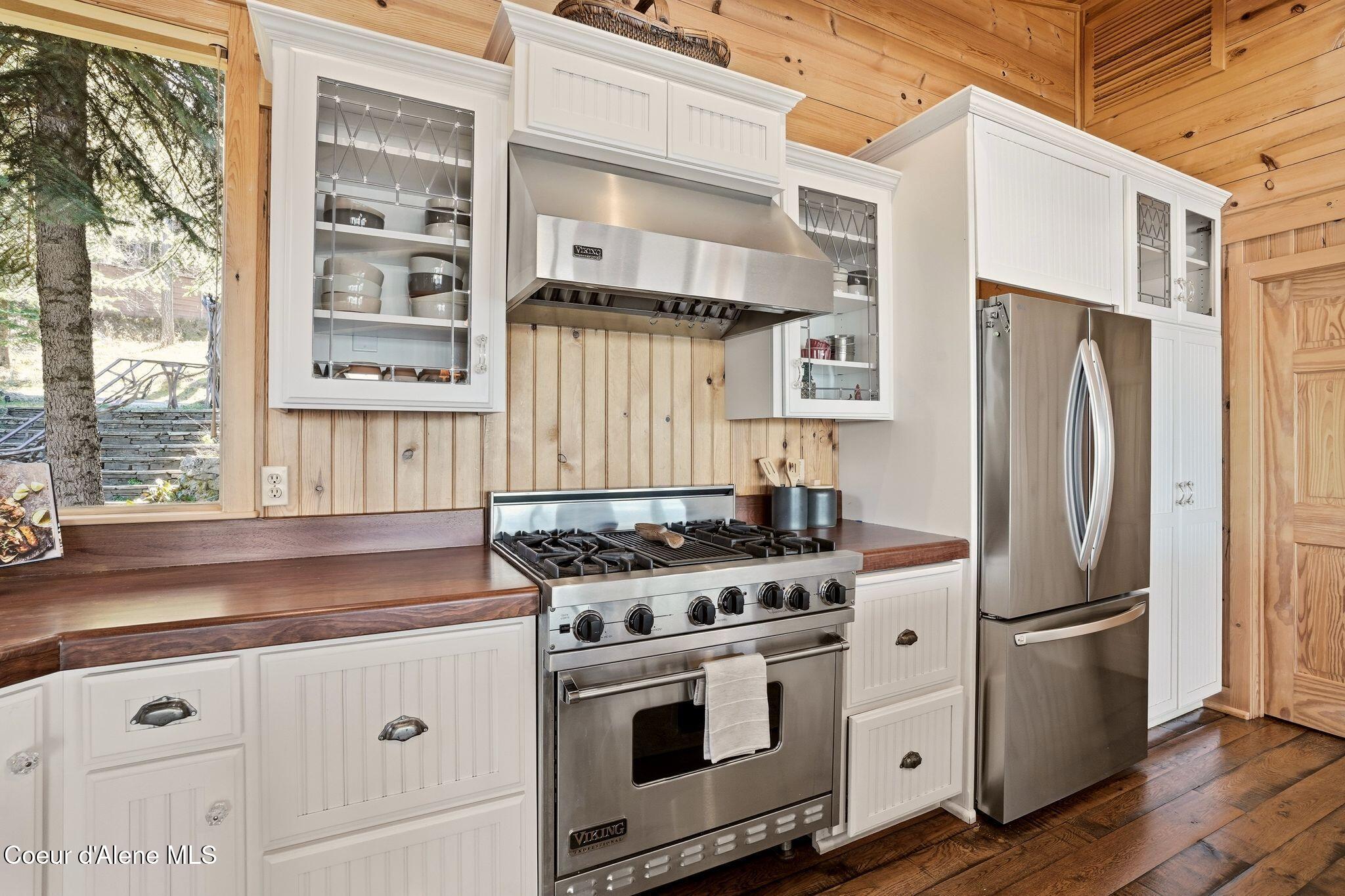 5015 Bottle Bay Road Sagle, ID 83860 - Photo 27 of 116 23_Inside-Media-Bottle Bay-21
