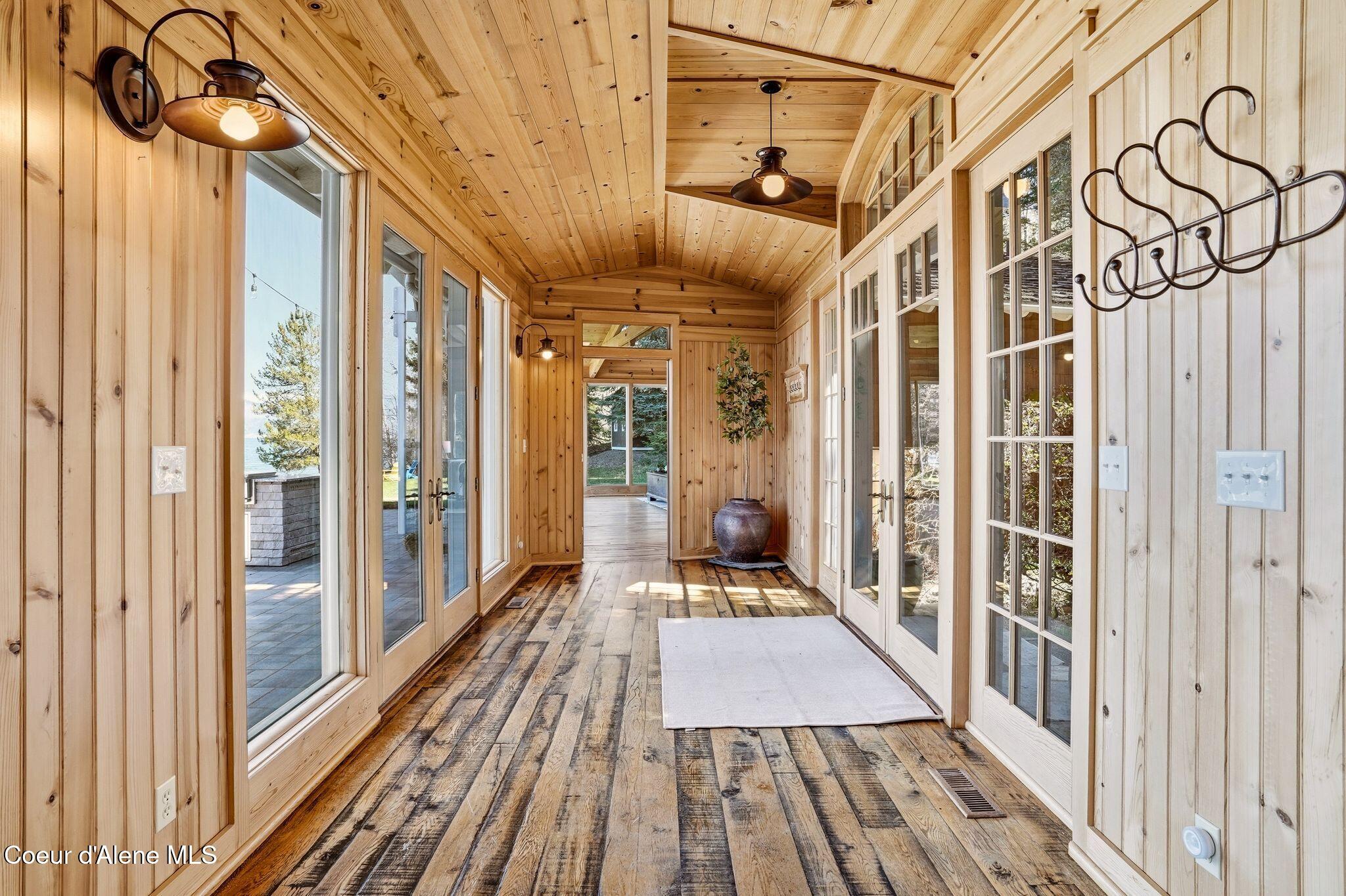 5015 Bottle Bay Road Sagle, ID 83860 - Photo 31 of 116 27_Inside-Media-Bottle Bay-25