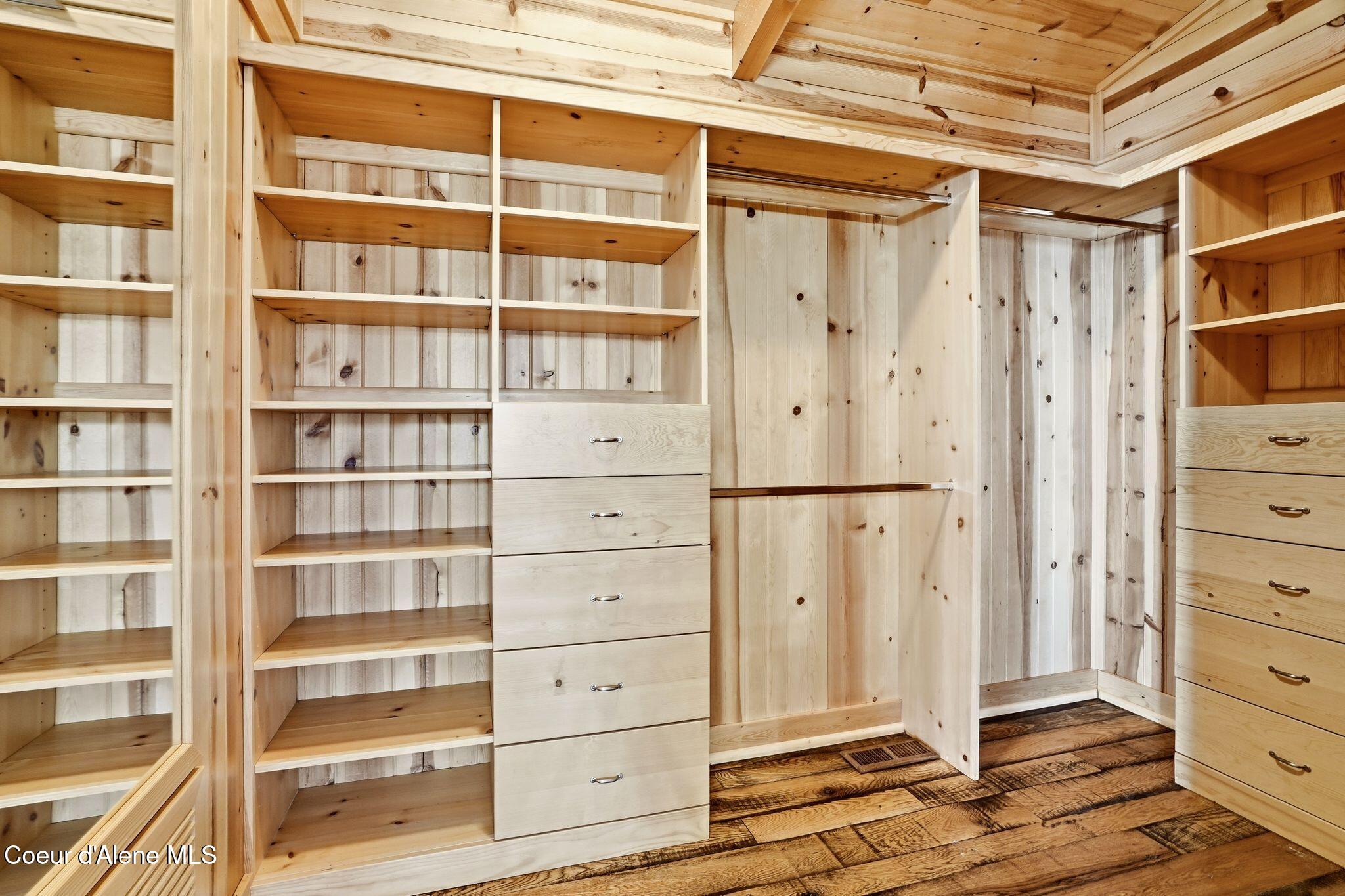 5015 Bottle Bay Road Sagle, ID 83860 - Photo 39 of 116 35_Inside-Media-Bottle Bay-33