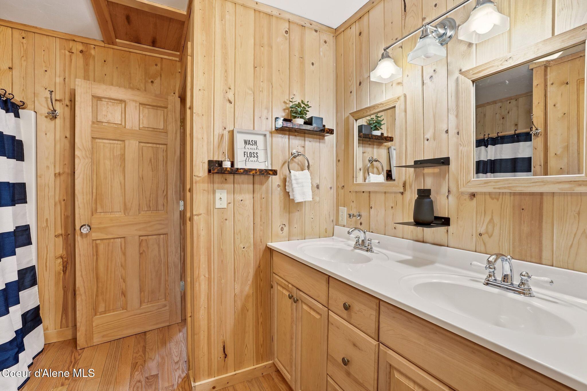 5015 Bottle Bay Road Sagle, ID 83860 - Photo 56 of 116 52_Inside-Media-Bottle Bay-50