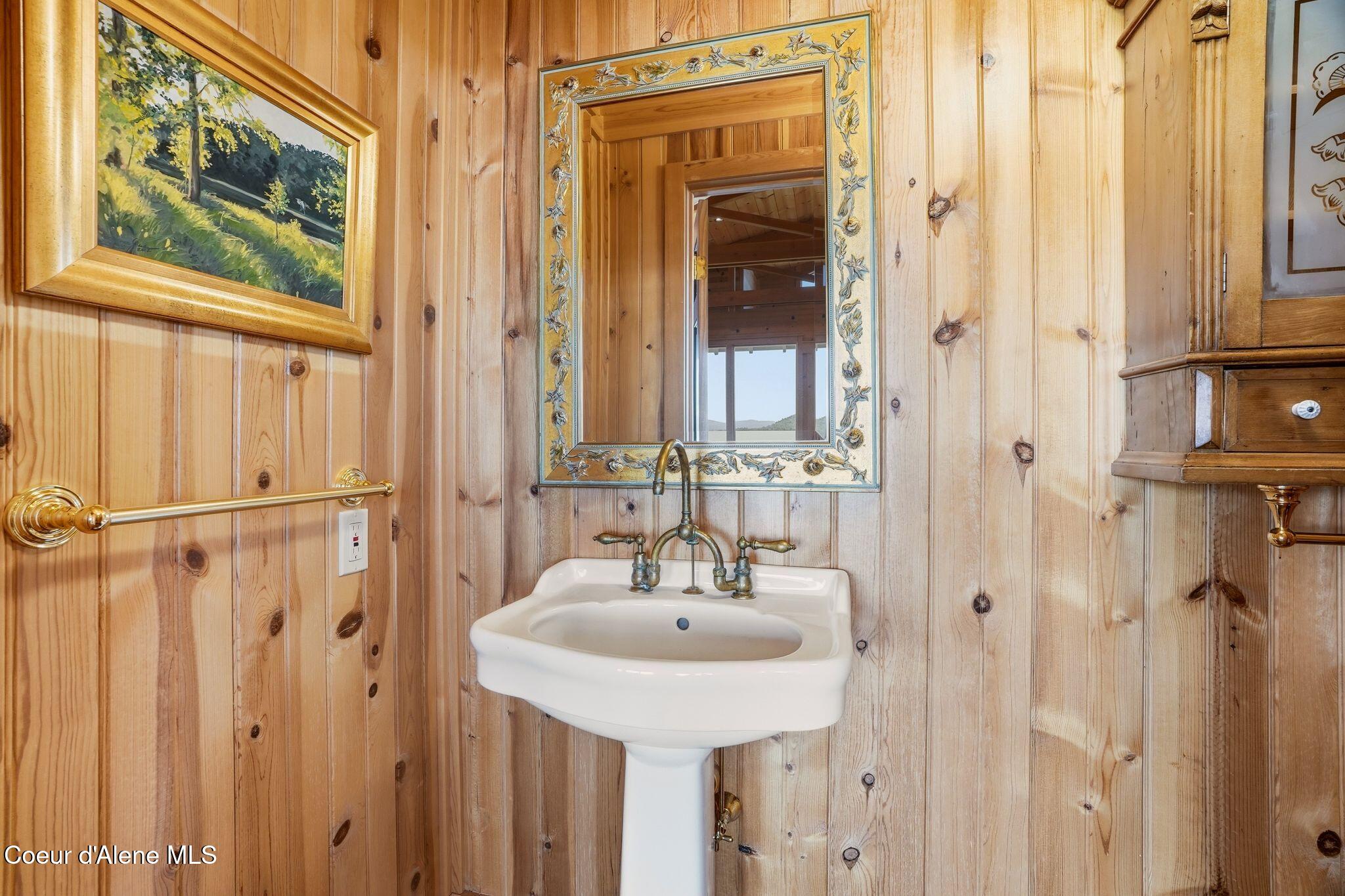 5015 Bottle Bay Road Sagle, ID 83860 - Photo 63 of 116 59_Inside-Media-Bottle Bay-57