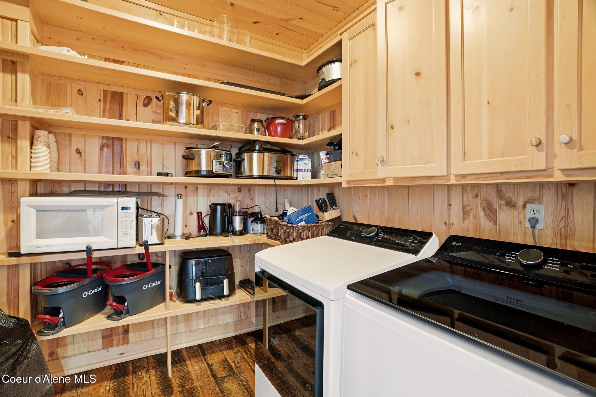 5015 Bottle Bay Road Sagle, ID 83860 - Photo 65 of 116 61_Inside-Media-Bottle Bay-59