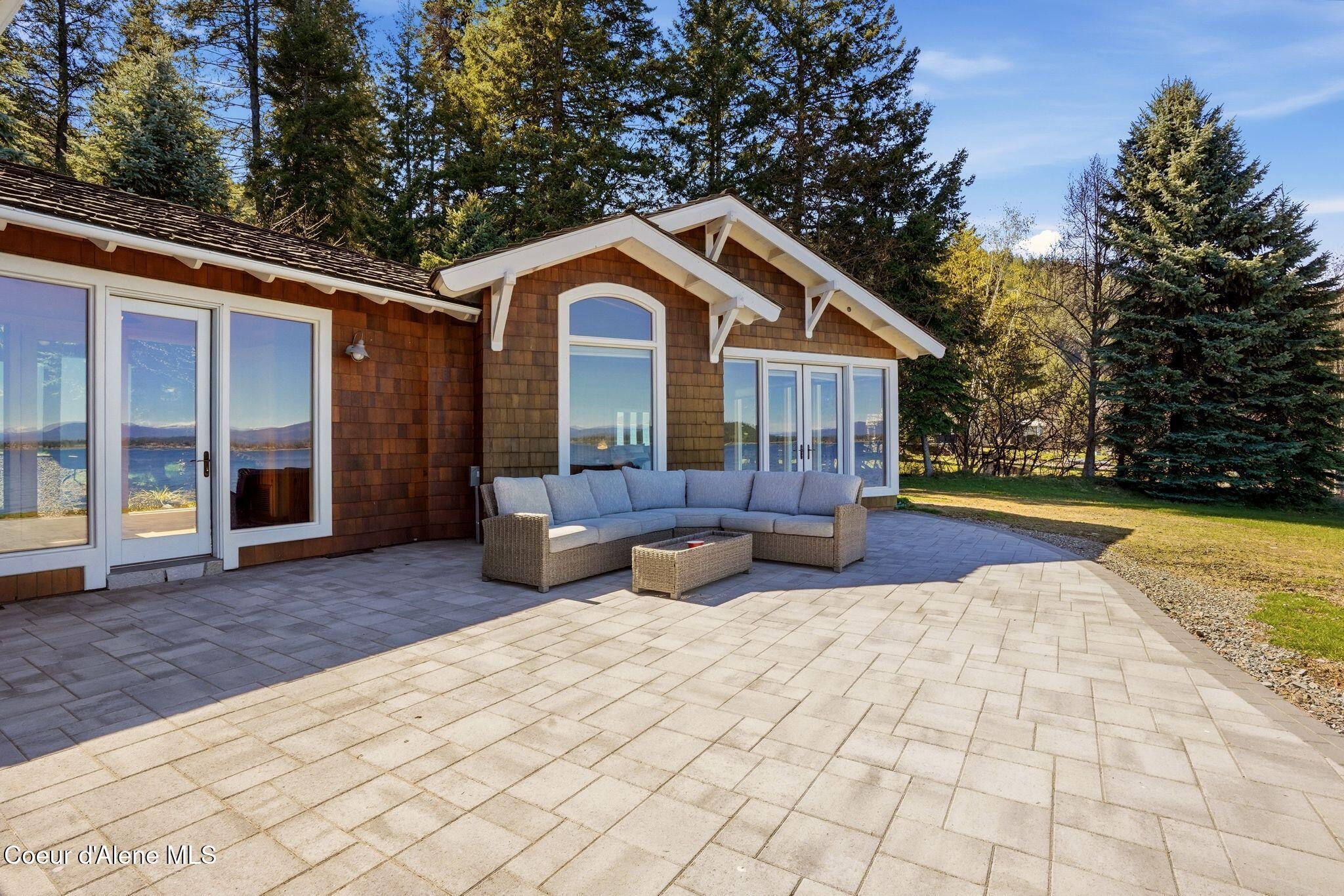 5015 Bottle Bay Road Sagle, ID 83860 - Photo 70 of 116 66_Inside-Media-Bottle Bay-64