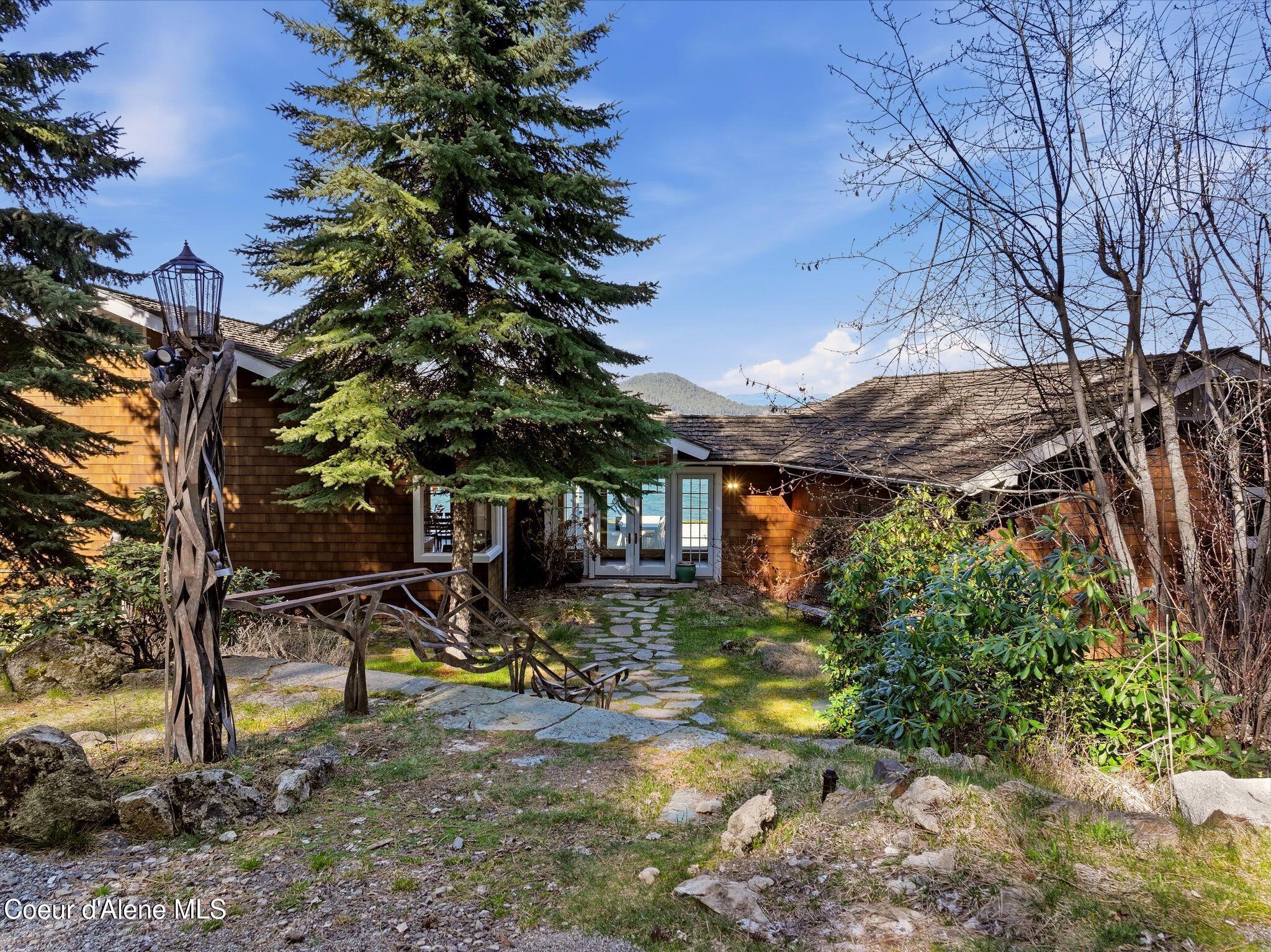 5015 Bottle Bay Road Sagle, ID 83860 - Photo 99 of 116 100_Inside-Media-Bottle Bay-97