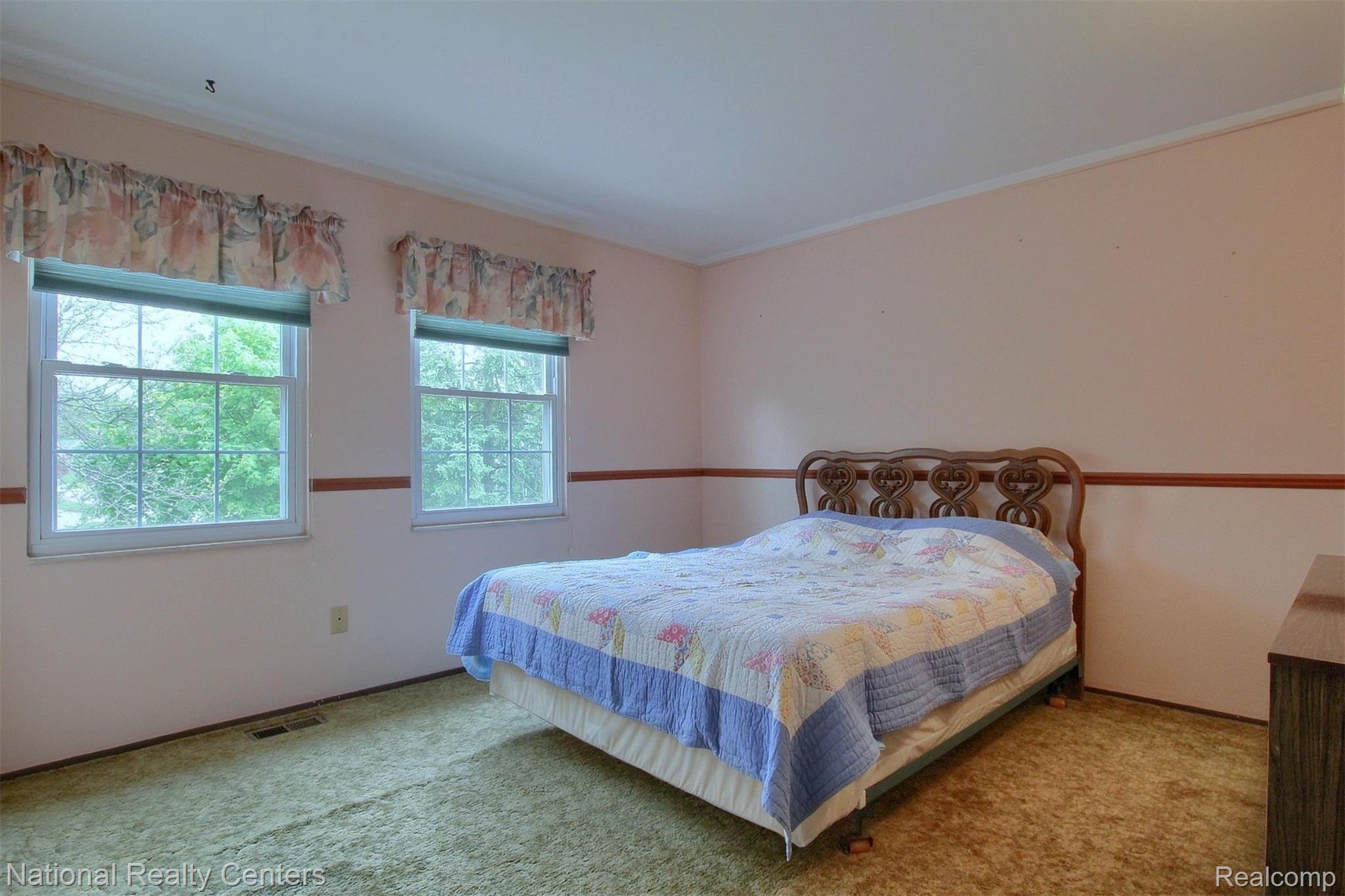 24540 Park Ridge Court Novi, MI 48375 - Photo 18 of 27 19-2nd Bedroom.jpg