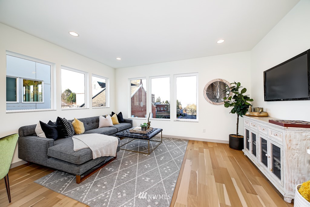 4311 Southwest Frontenac Street, Unit B Seattle, WA 98136 - Photo 7 of 17 Gallery Image 7