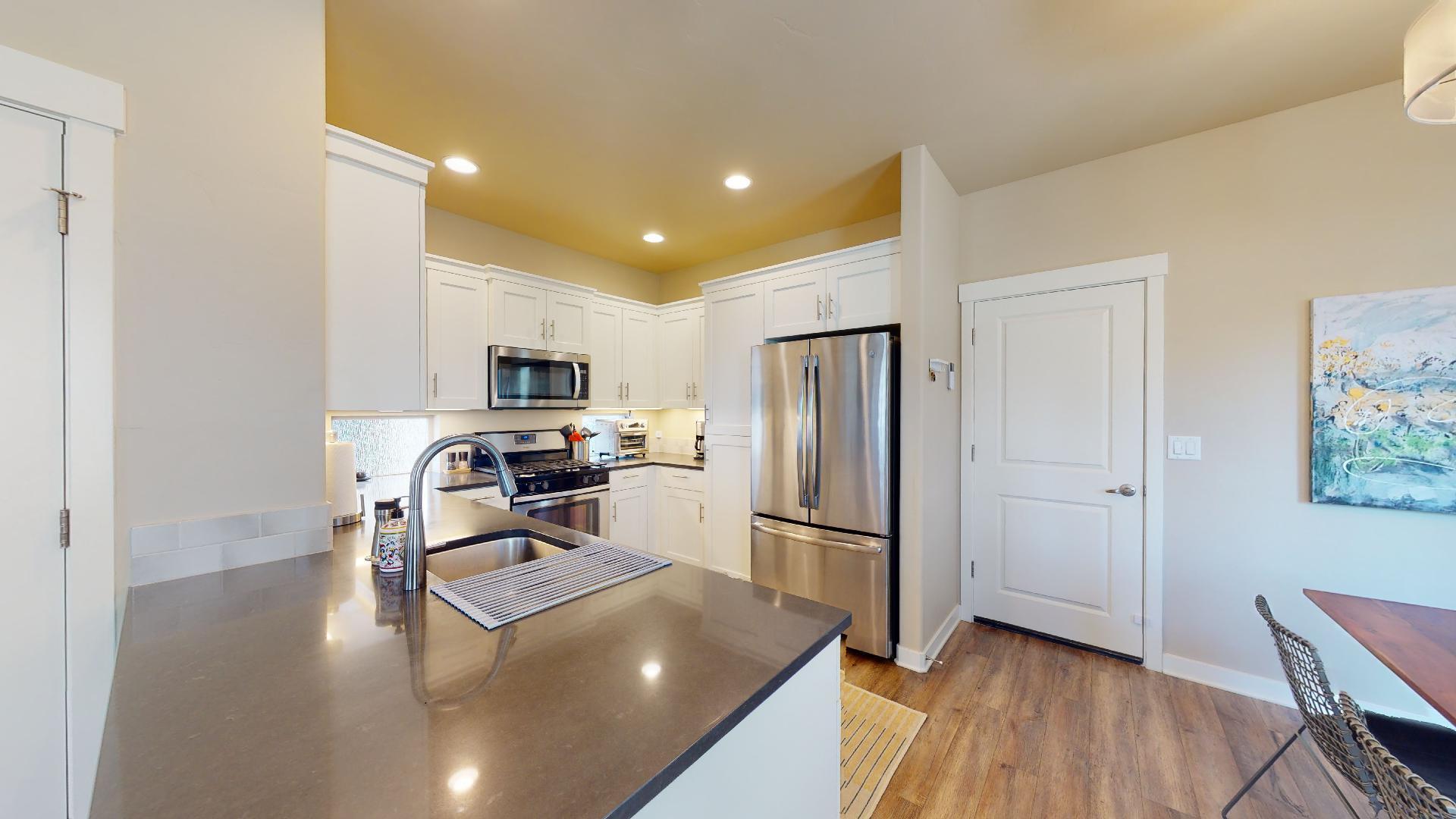 20892 Sotra Loop Bend, OR 97702 - Photo 6 of 26 20892-SE-Sotra-Loop-05202023_103453