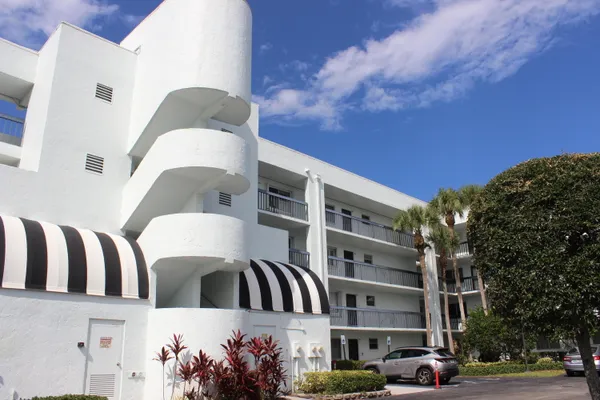 $209,900 | 6698 10th Avenue North, Unit 218, Lake Worth, FL 33467
