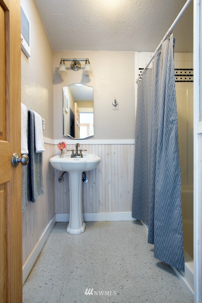 928 North 80th Street Seattle, WA 98103 - Photo 11 of 13 Gallery Image 11