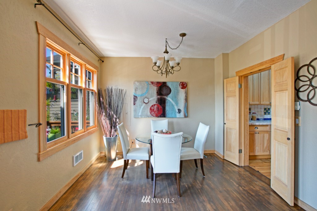 928 North 80th Street Seattle, WA 98103 - Photo 3 of 13 Gallery Image 3