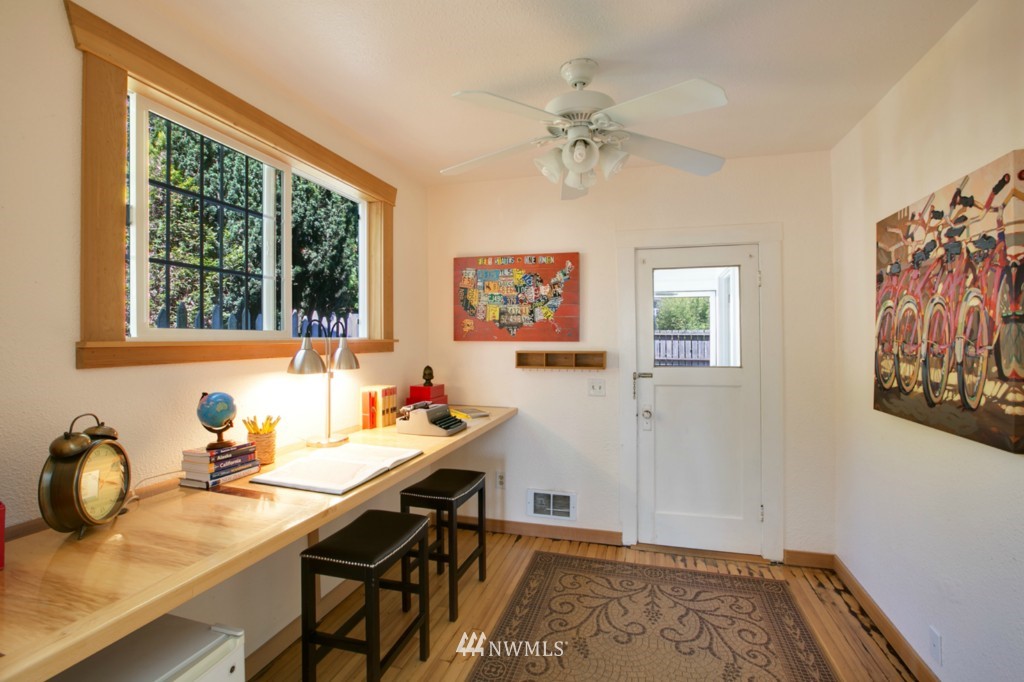 928 North 80th Street Seattle, WA 98103 - Photo 5 of 13 Gallery Image 5