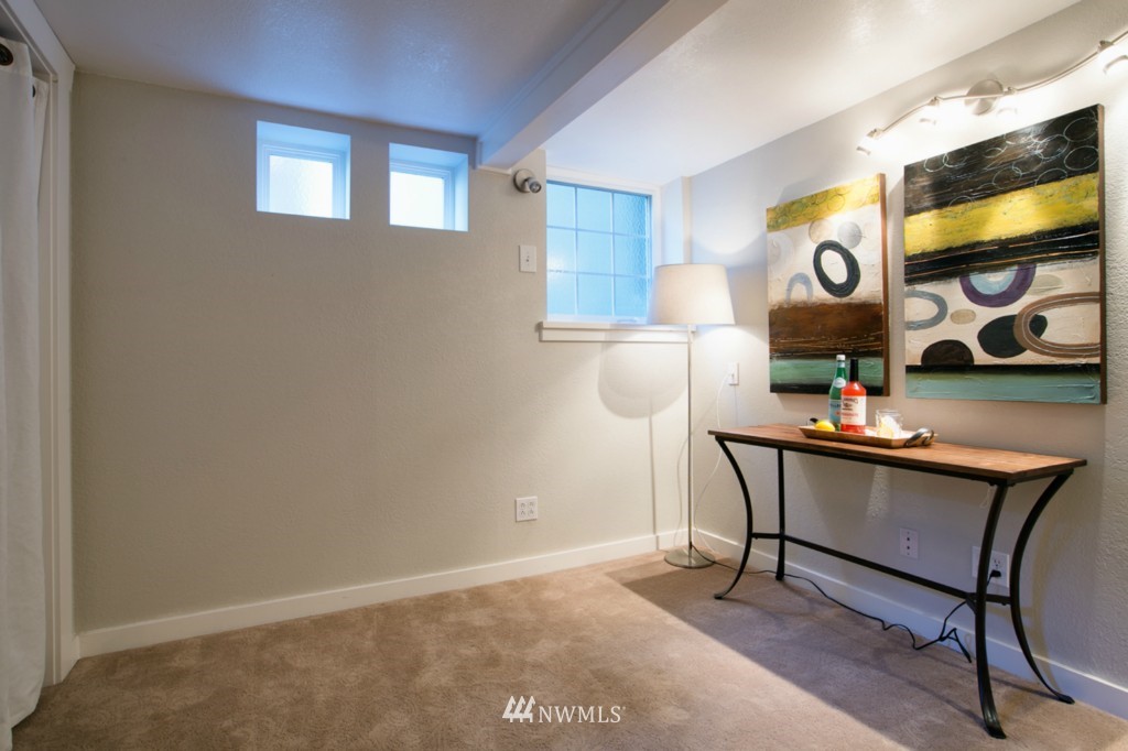 928 North 80th Street Seattle, WA 98103 - Photo 10 of 13 Gallery Image 10
