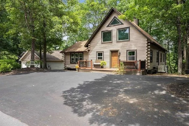 $2,300 | 2779 Lanier Lane, McGaheysville, VA 22840