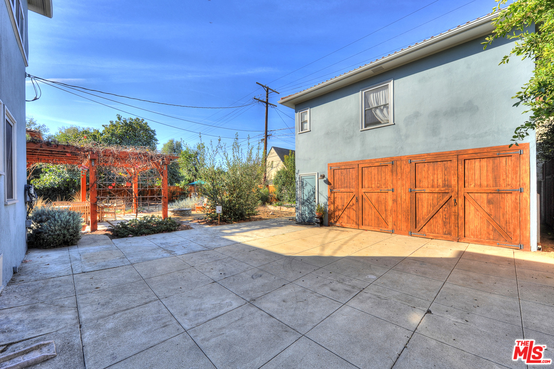 1627 Virginia Road Los Angeles, CA 90019 - Photo 37 of 37 Gallery Image 37