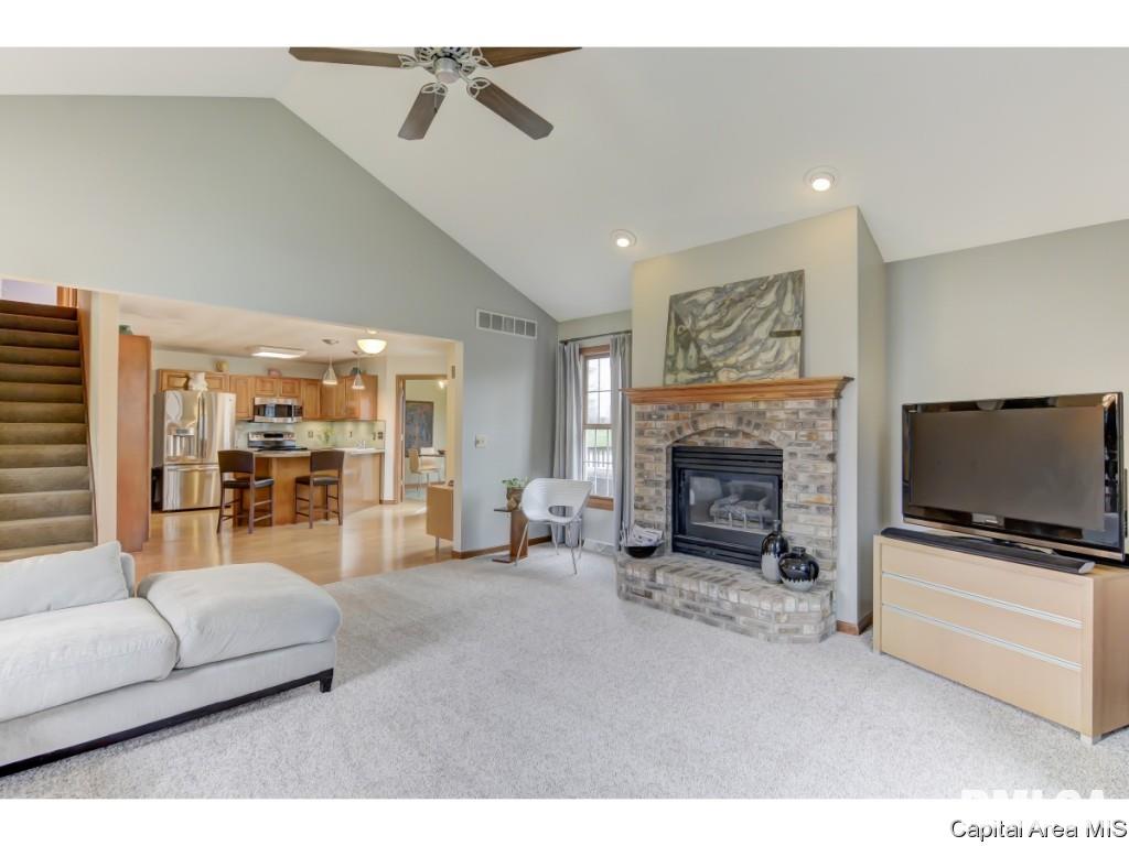 203 Bristol Road Chatham, IL 62629 - Photo 4 of 35 Gallery Image 4