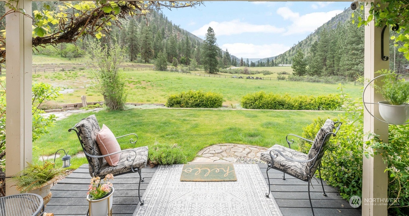 4550 Navarre Coulee Road Chelan, WA 98816 - Photo 1 of 37 Gallery Image 1